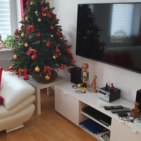 Anna Mitten Im Erzgebirge