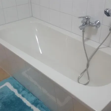 Anna Mitten Im Erzgebirge